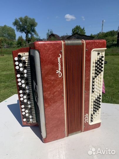 Продам баян(унисон 204)