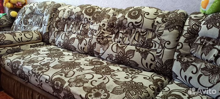 Продам угловой диван бу