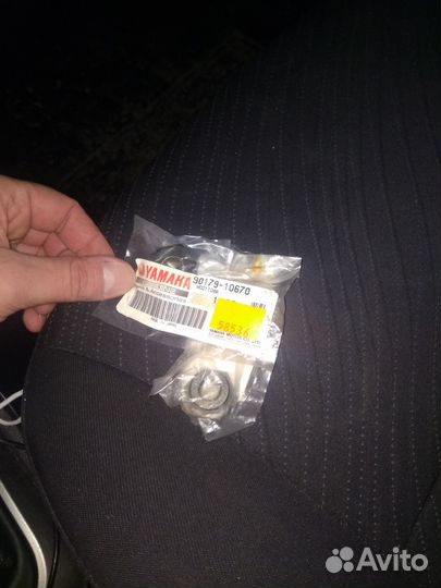 Ролики снегохода yamaha и крепления (кронштейн)