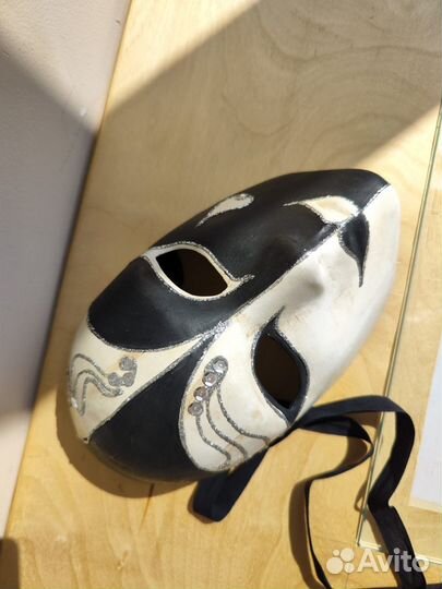 Венецианская маска. Сувенир из Италии