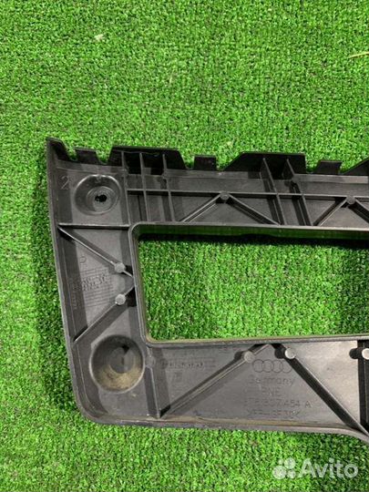 Кронштейн заднего бампера правый Audi A5 8T CDN