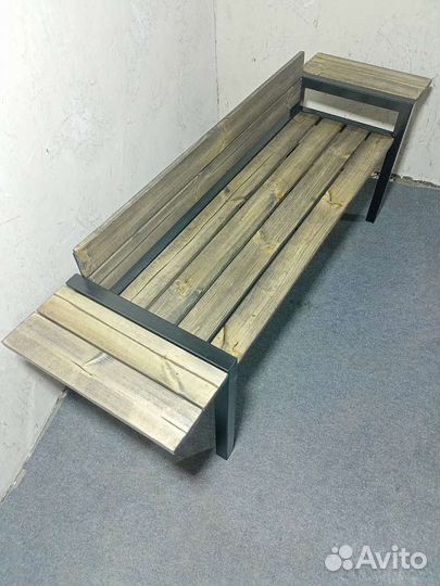 Скамейка с полками
