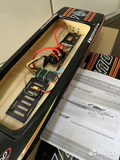 Лодка/катер на радиоуправлении