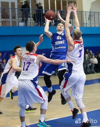 Тренер по баскетболу