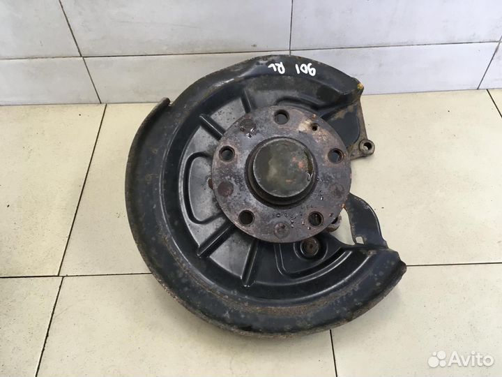 Кулак поворотный задний левый Octavia (A5 1Z) 2004