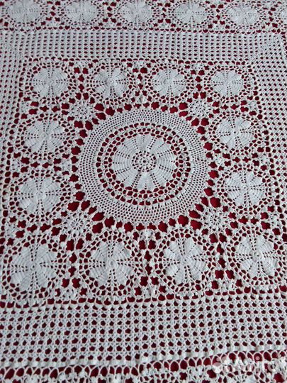 Скатерть чайная, вязаная, ручная работа