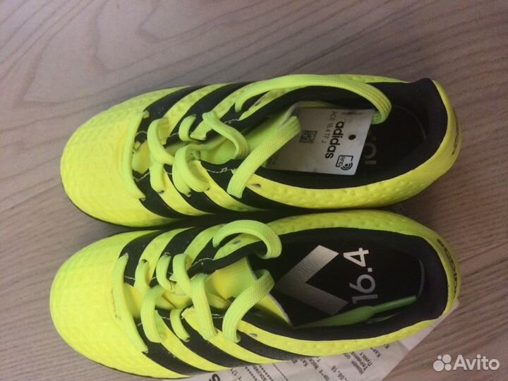 Кроссовки для футбола adidas