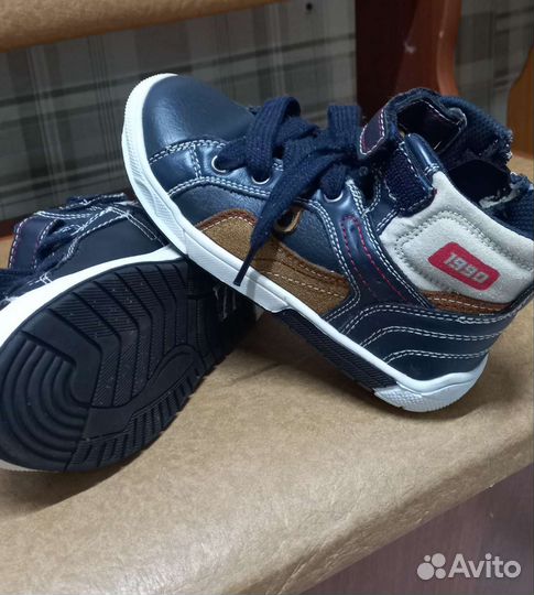 Кроссовки детские новые 28 размера