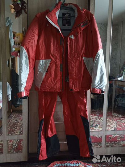 Костюм горнолыжный