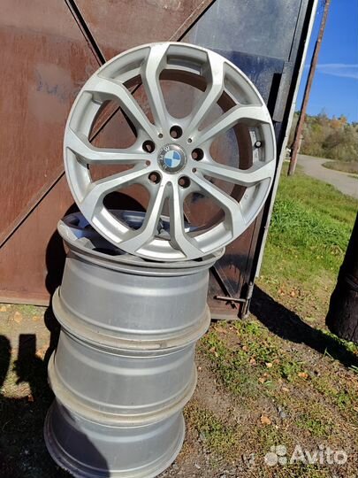 Продам литые диски и рулевую рейку на бмв