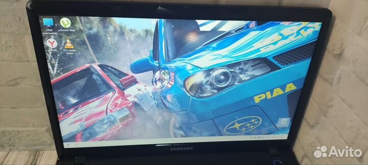 Ноутбук Samsung i5/8gb/140gb SSD/1tb HDD