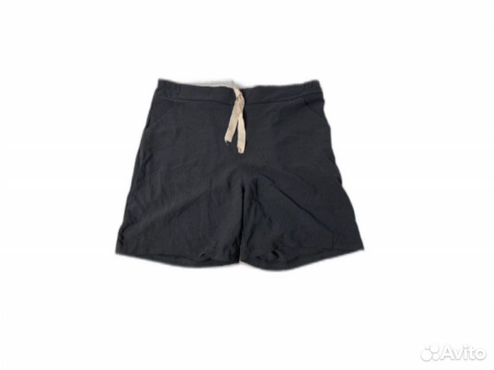 Черные шорты L/XL