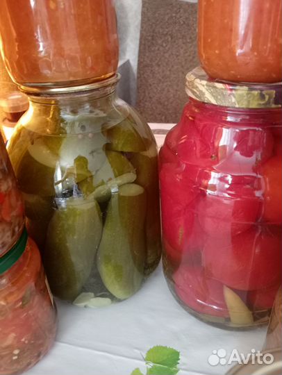 Домашние заготовки(соленья, салаты, варенье)