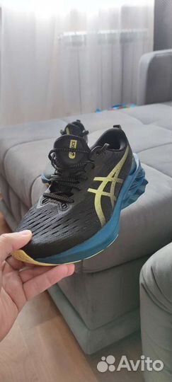 Asics novablast 2