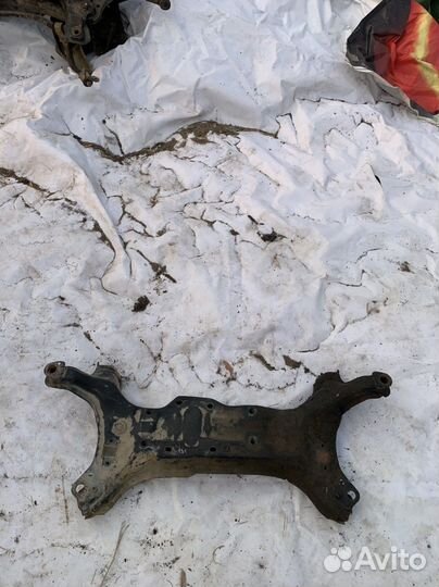 Балка передняя поперечная toyota corona AT191