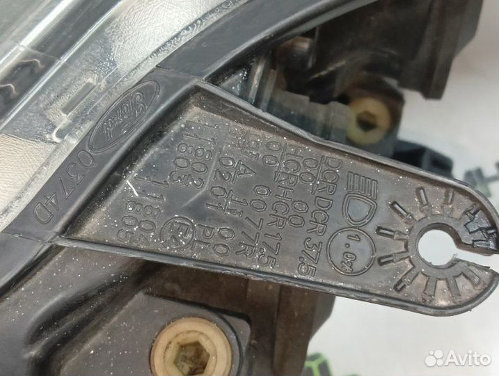 Фара галогеновая Ford Focus хэтчбек 5дв shdc 2011