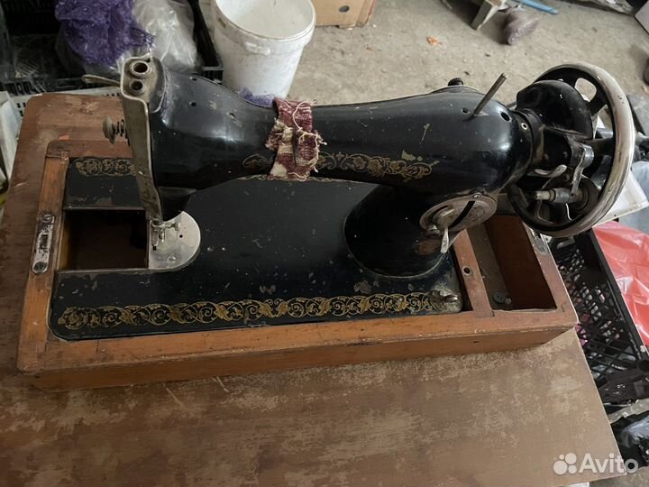 Швейная машинка ретро