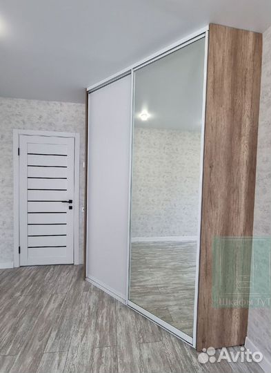 Шкаф распашной