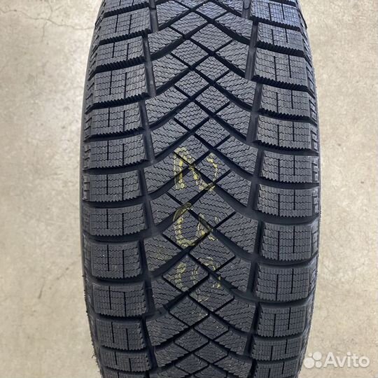 Pirelli Ice Zero FR 235/45 R18 H