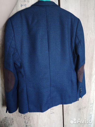 Продам школьный костюм тройка