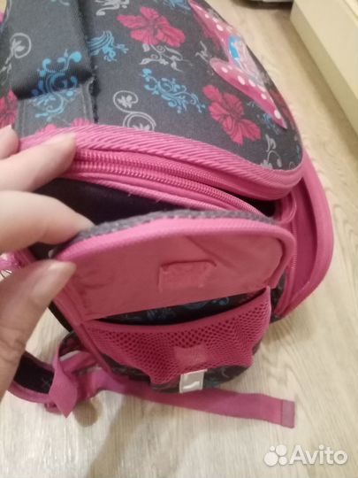 Продам портфель для девочки