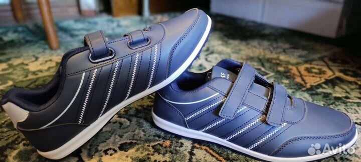 Кроссовки подростковые