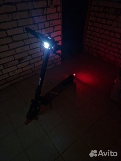 Электросамокат Hiper Triumph T100