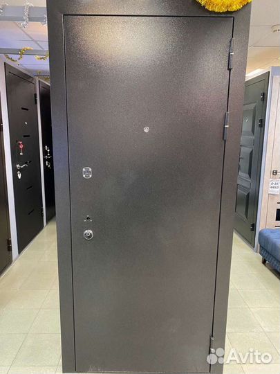 Дверь входная 100 мм с установкой бетон