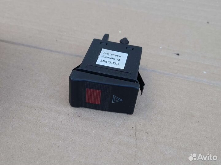 Кнопка аварийки Audi 80 B4 (100 C4) 1990-1997