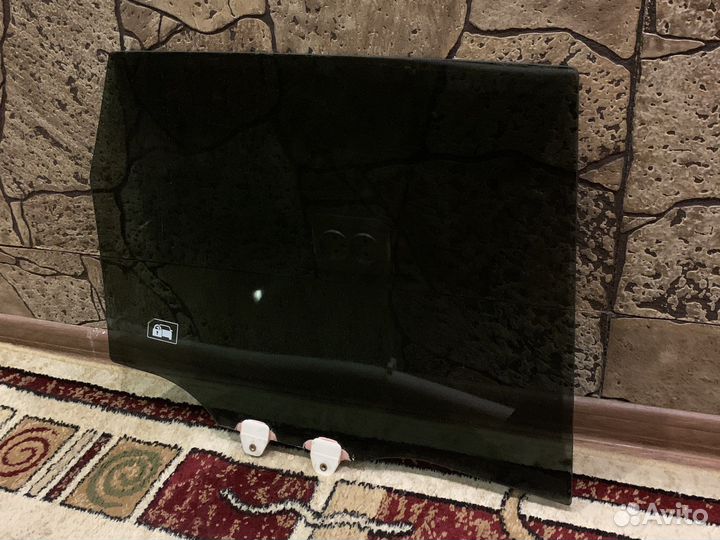 Стекло заднее левое honda