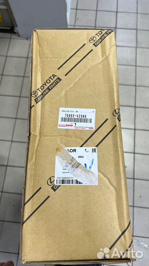 Спойлер крышки багажника Toyota RAV-4 (XA50)