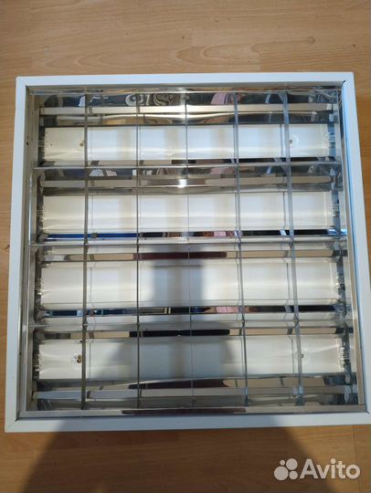 Светильник люминесцентный Армстронг накладной