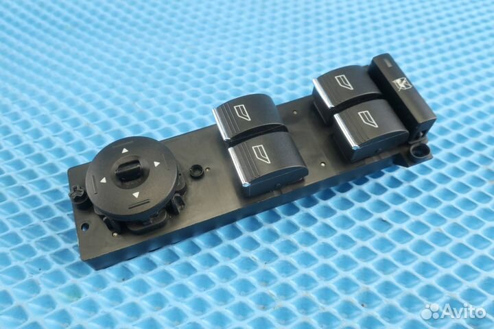 Блок управления стеклоподъёмниками Ford Focus 2