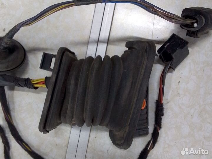 Проводка двери передней правой Skoda fabia 2