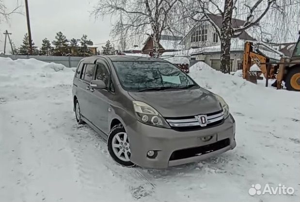 Toyota Isis 1.8 CVT, 2013, 86 900 км