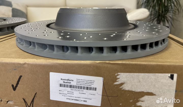 Диск тормозной задний правый Porsche 982SP, GT4-2