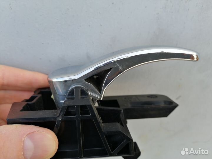 Продам внутреннюю ручку двери Nissan Qashqai J10