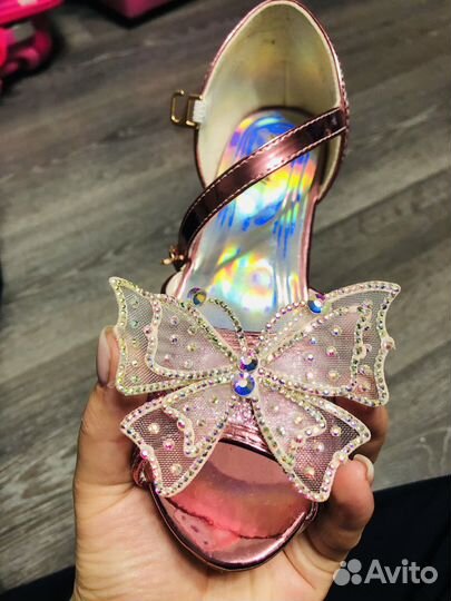 Босоножки для девочки 31 размера новые