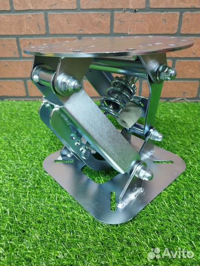 Стойка амортизационная для кресла лодки или катера