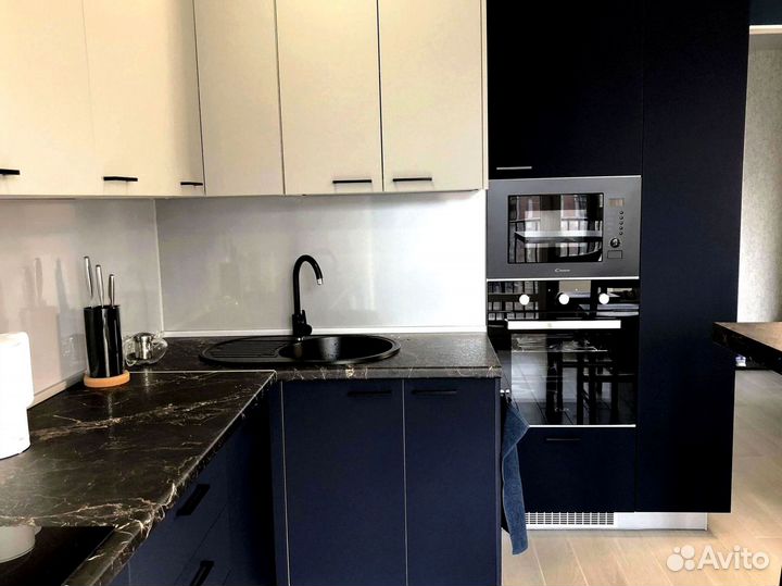 Кухонный гарнитур в стиле минимализм