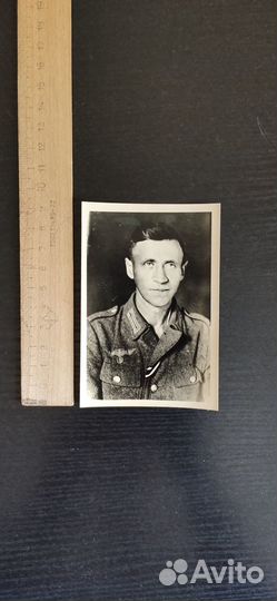 2 Фото немецкого солдата с двумя девушками