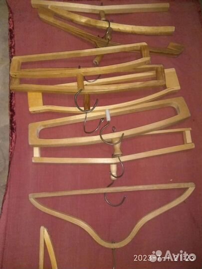 Вешалки плечики деревянные