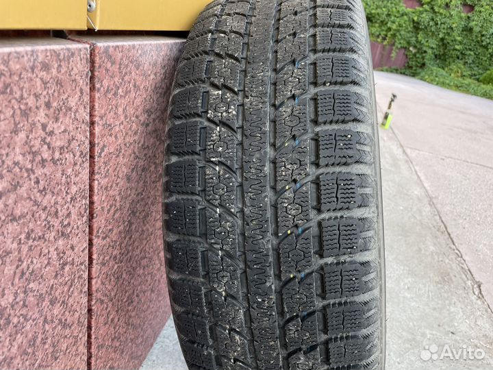 Toyo Observe GSi-5 235/55 R20