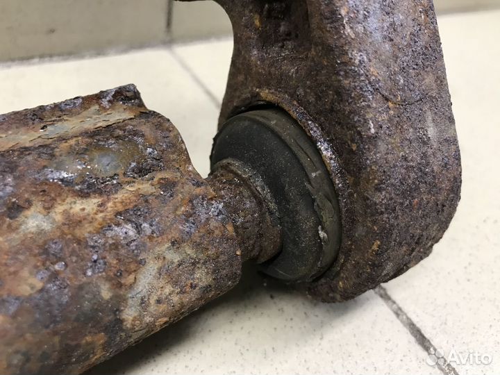 Рычаг передний правый Almera N16 2000-2006