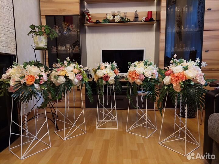 Подставки свадебные на столы гостям