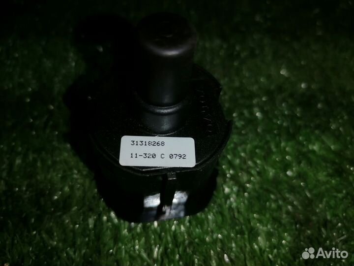 Выключатель Airbag 31318268 Volvo V60 FW