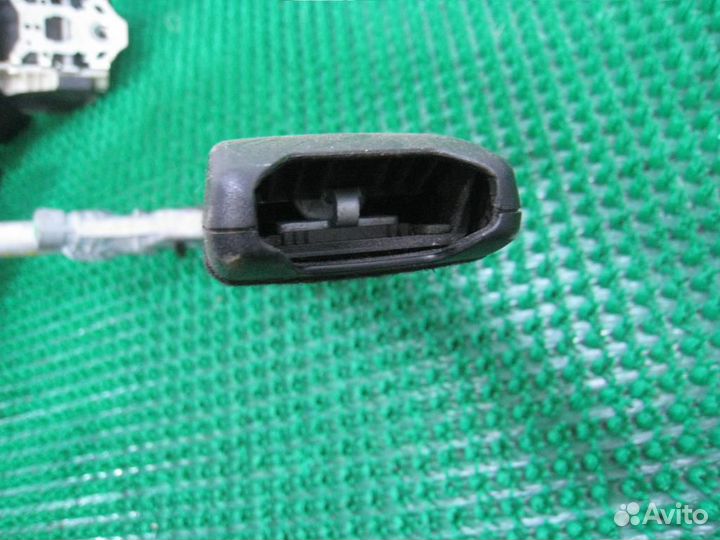 Преднатяжитель ремня правого BMW 525D E60 2004