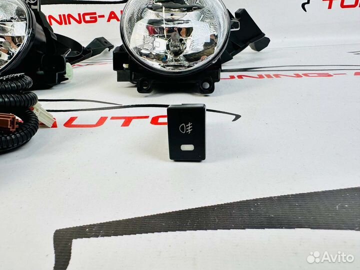 Противотуманные фары Toyota RAV4 (XA 40 ) D0814