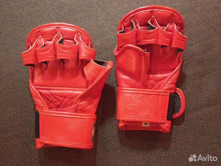 Перчатки для занятия единоборствами