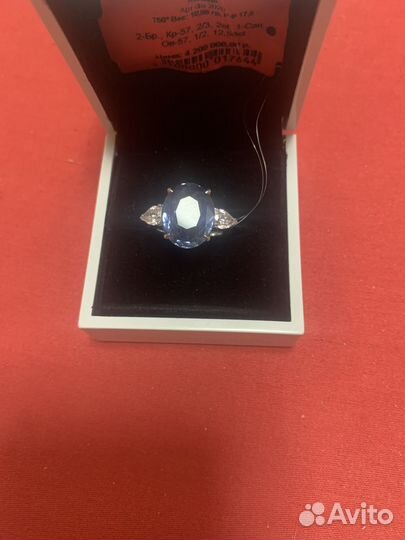 Кольцо с сапфиром и бриллиантами